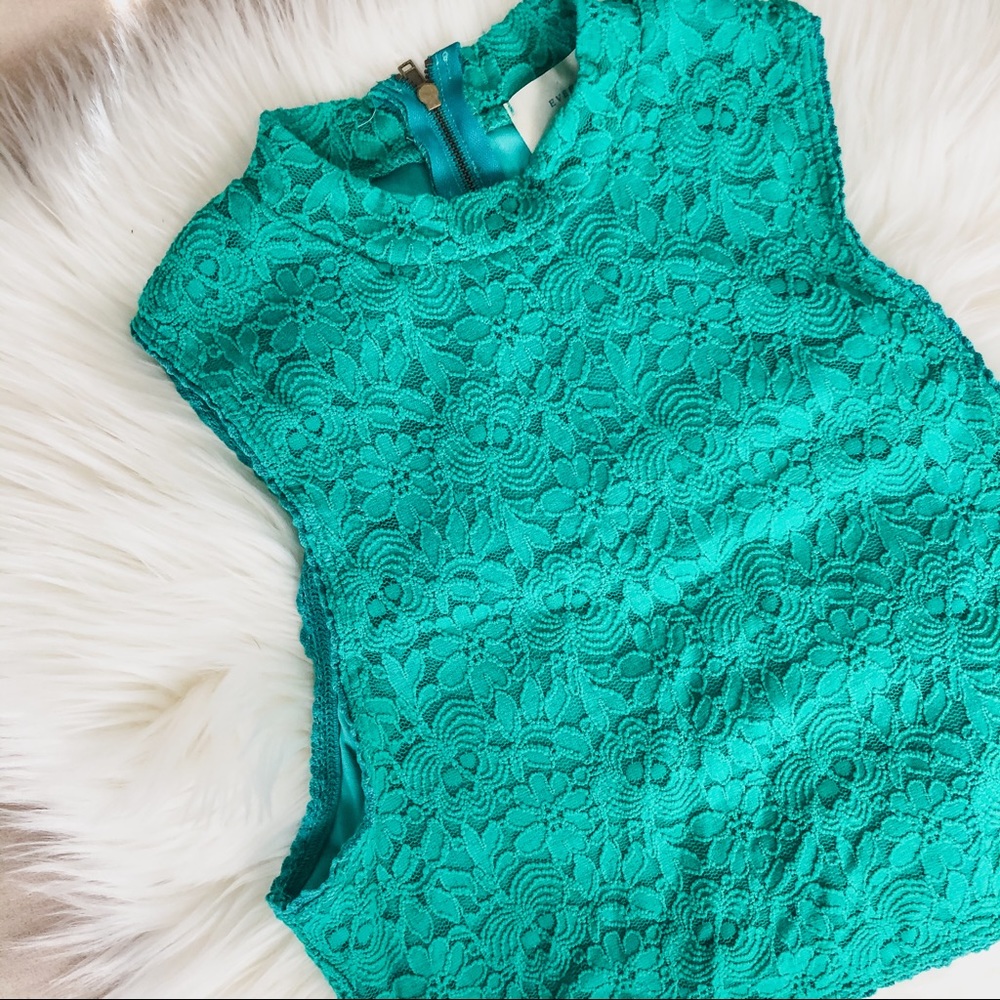 Green crop top